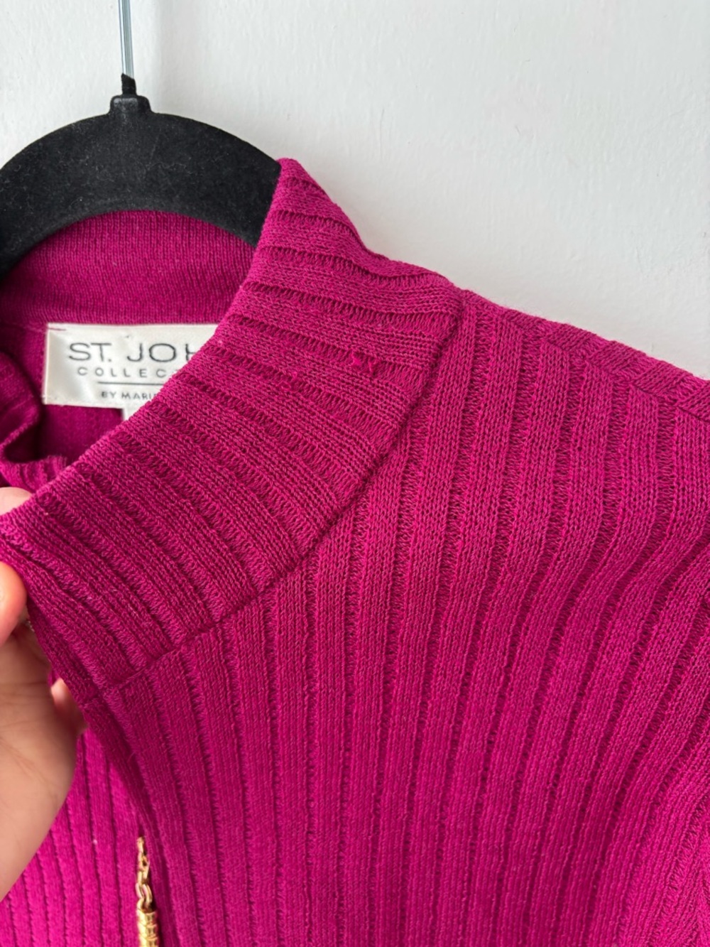 St. John Fuchsia Zip-Front Ribbed Knit Jacket - Picture 4 of 12